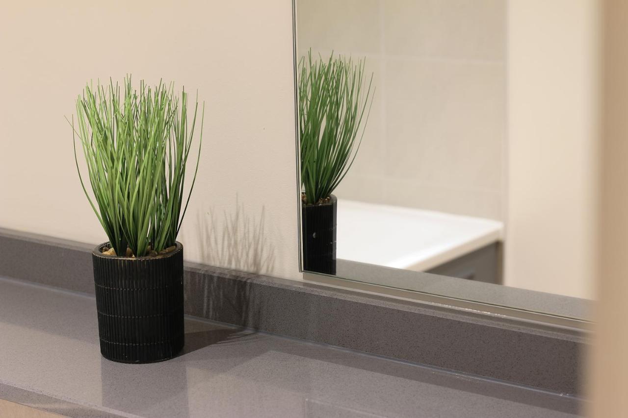 Apartment Modern 2-bed Apartment, Free Parking, Centre, Netflix & Pet Friendly - Hosted By Host Save *